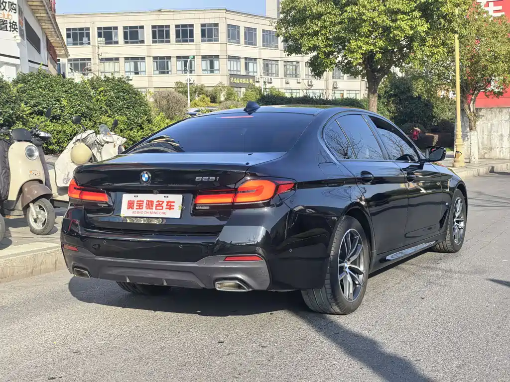 BMW BMW 5 Series (Imported) 2021 Model 525i M Sport Package 2021 - thumbnail 4