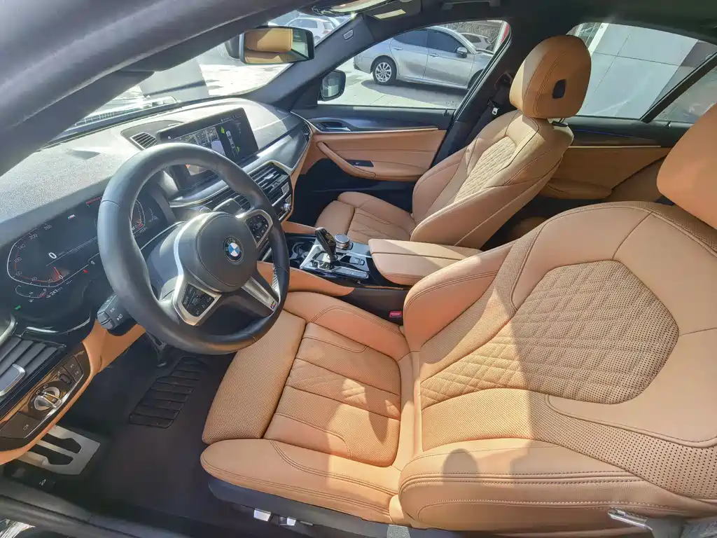 BMW BMW 5 Series (Imported) 2021 Model 525i M Sport Package 2021 - thumbnail 7