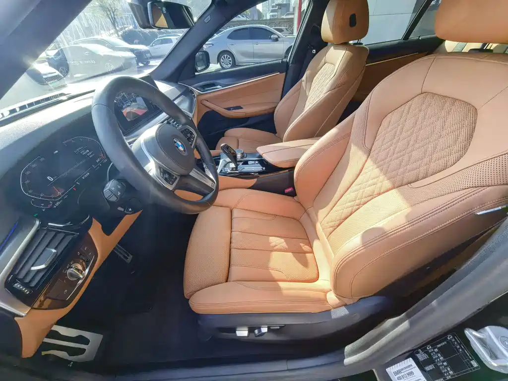 BMW BMW 5 Series (Imported) 2021 Model 525i M Sport Package 2021 - thumbnail 14