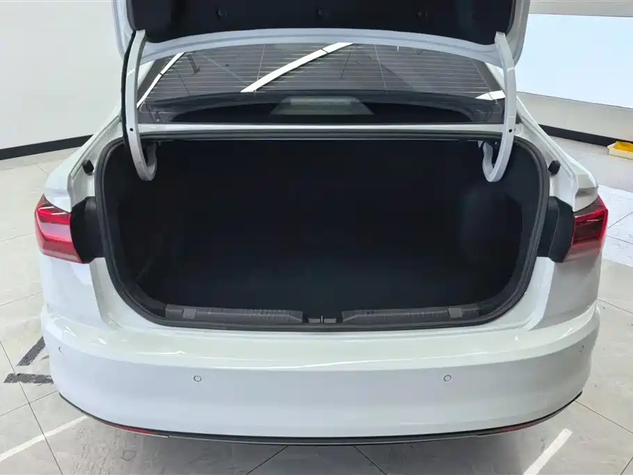 Volkswagen Bora 2020 1.5L Automatic Comfort Model 2020 - thumbnail 4