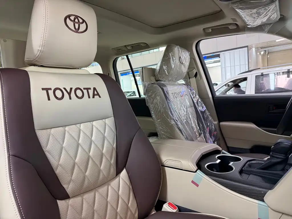 Toyota Land Cruiser LC300 2026 4.0L Automatic 2026 - thumbnail 12