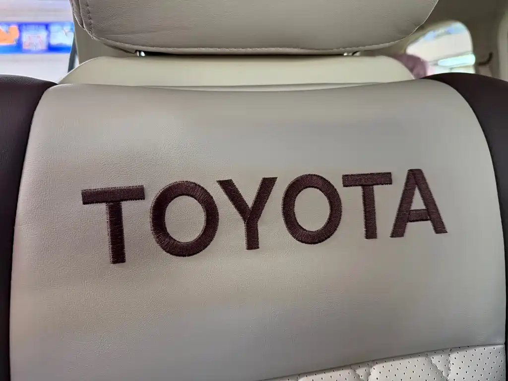 Toyota Land Cruiser LC300 2026 4.0L Automatic 2026 - thumbnail 16