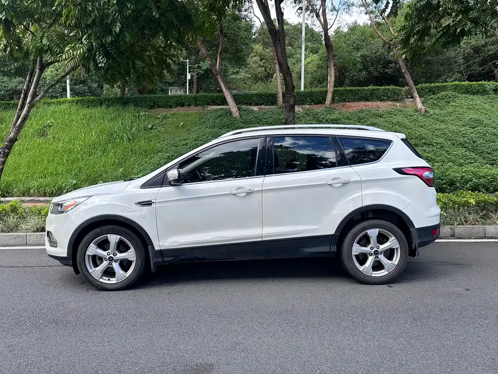 Ford Ford Kuga 2017 EcoBoost 180 2WD Tiger Soar Edition 2018 - thumbnail 3