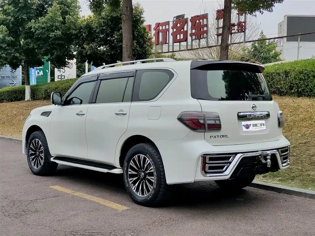 Nissan Nissan Patrol 2018 4.0L LE 2019 - thumbnail 4