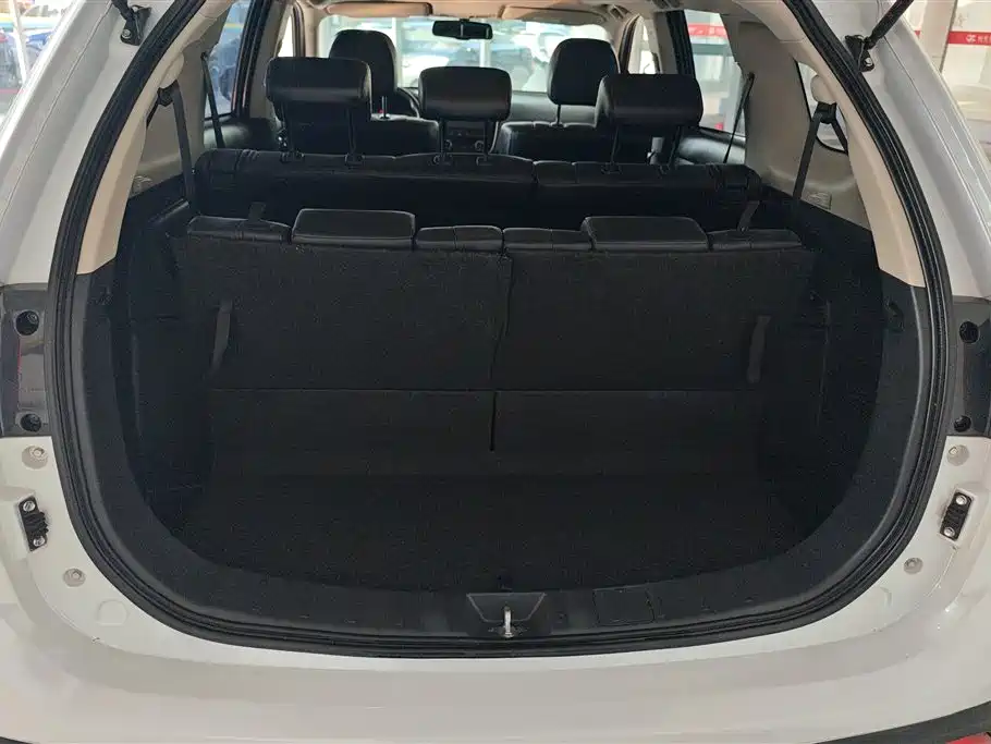 Mitsubishi Mitsubishi Outlander 2018 2.0L 2WD GLS 7-seater 2018 - thumbnail 4
