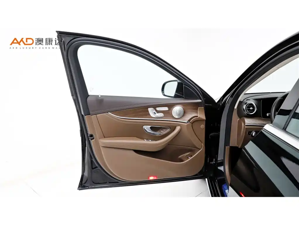 Mercedes-Benz Mercedes-Benz E300L 2.0T 2022 Facelift Premium Luxury Edition 2022 - thumbnail 10
