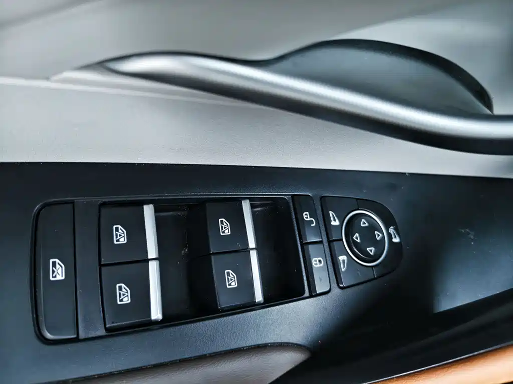 BYD BYD Song Pro NEV 2023 Champion Edition DM-i 71KM Leading Model 2023 - thumbnail 11