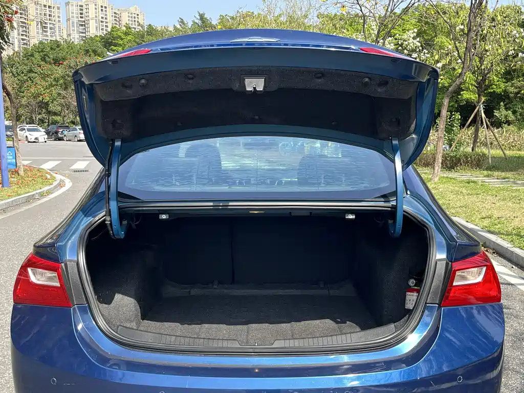 Chevrolet Malibu XL 2018 530T Automatic RS Edition 2018 - thumbnail 9