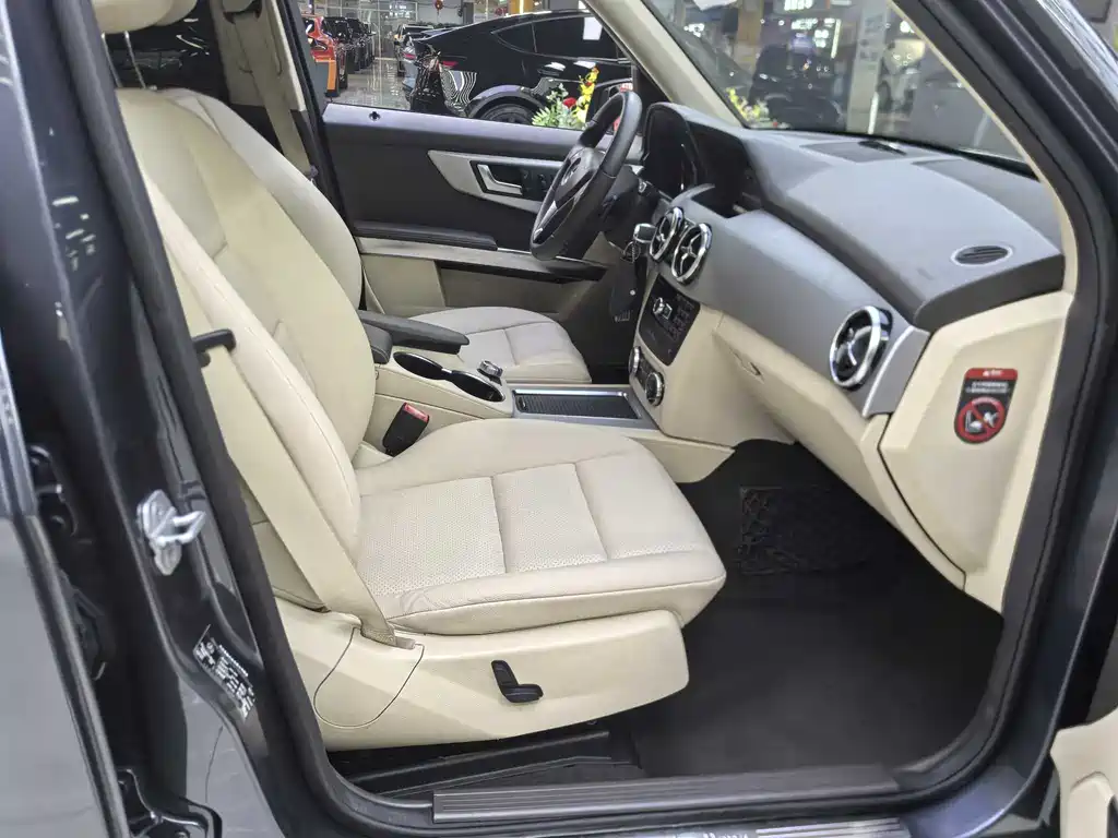 Mercedes-Benz Mercedes-Benz GLK-Class 2013 GLK 300 4MATIC Sport Edition 2013 - thumbnail 4