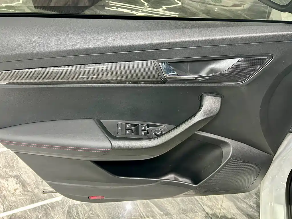 Skoda Karoq 2024 TSI280 Premium Edition 2024 - thumbnail 21