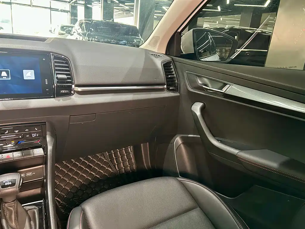 Skoda Karoq 2024 TSI280 Premium Edition 2024 - thumbnail 27