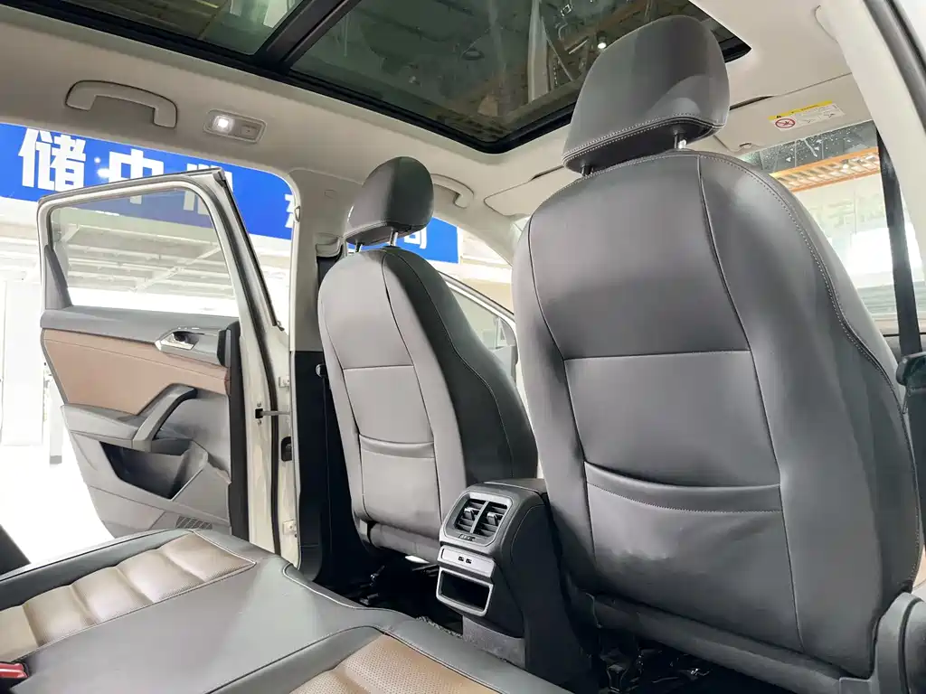 Volkswagen Tharu 2019 280TSI 2WD Flagship Edition VI 2019 - thumbnail 17