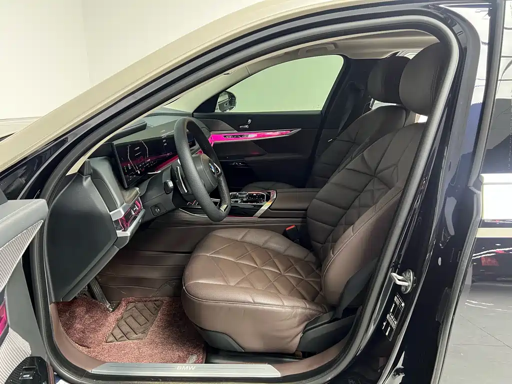 BMW BMW 7 Series 2023 735Li Luxury Package 2023 - thumbnail 15