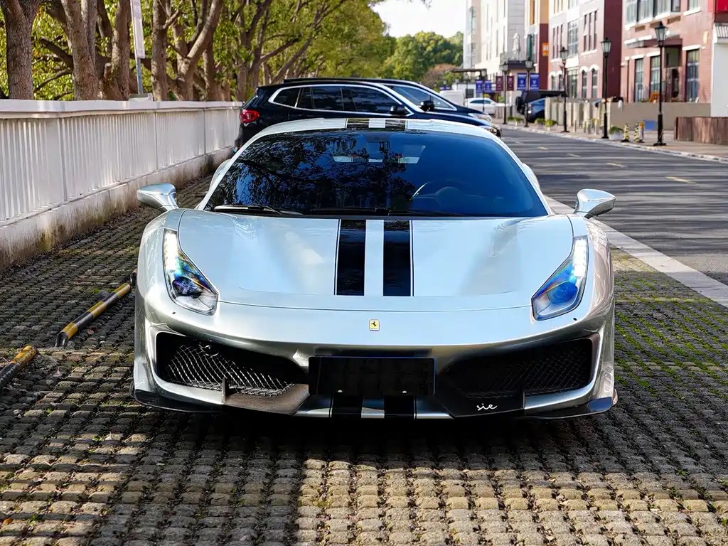 Ferrari Ferrari 488 2018 488 Pista 2019 - thumbnail 2