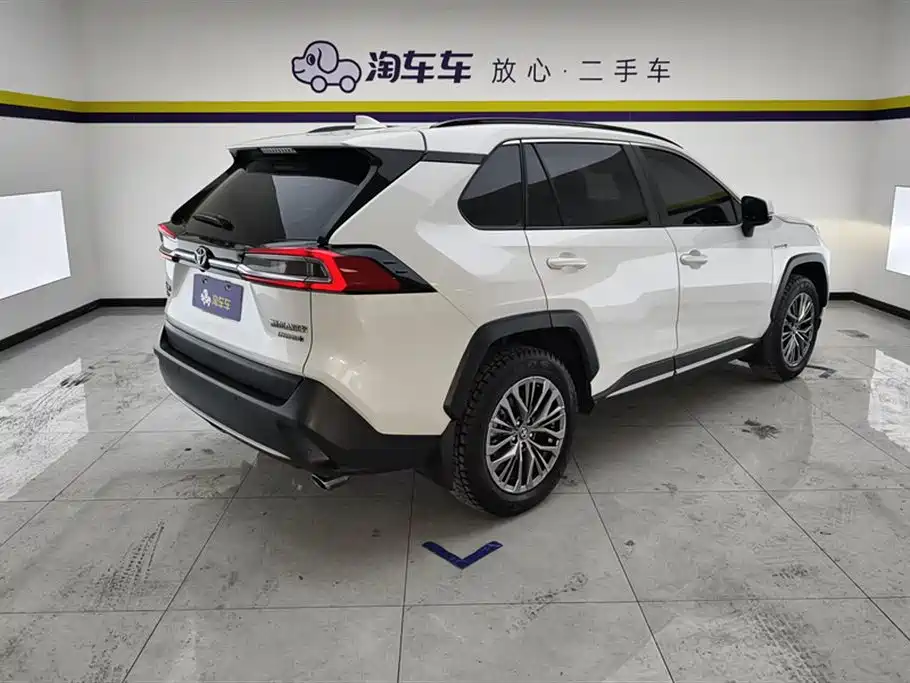 Toyota Venza 2023 Dual Engine 2.5L E-CVT AWD Luxury Plus Edition 2023 - thumbnail 3