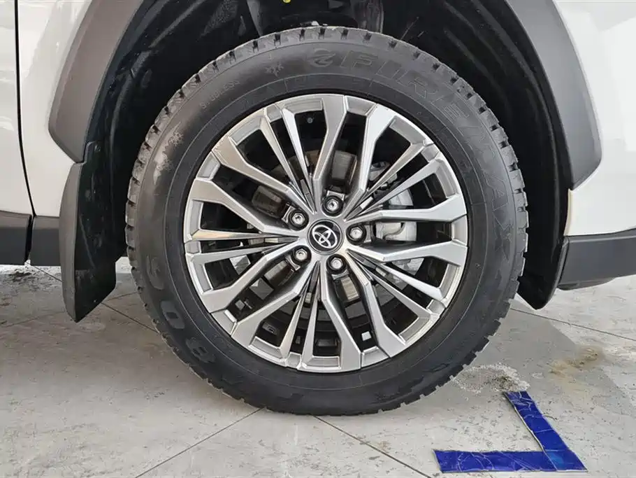 Toyota Venza 2023 Dual Engine 2.5L E-CVT AWD Luxury Plus Edition 2023 - thumbnail 6