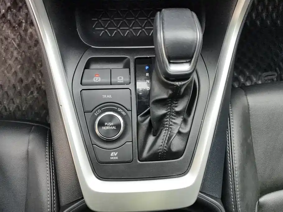 Toyota Venza 2023 Dual Engine 2.5L E-CVT AWD Luxury Plus Edition 2023 - thumbnail 16