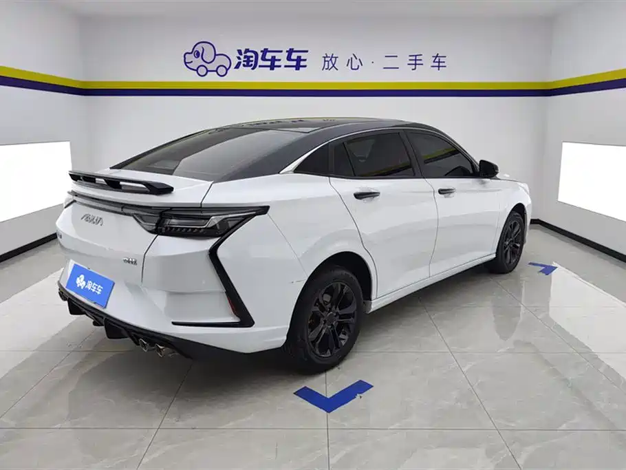 Dongfeng Fengshen Yi Xuan 2023 Mahle Edition 1.5L Automatic Chasing Wind Version 2022 - thumbnail 3