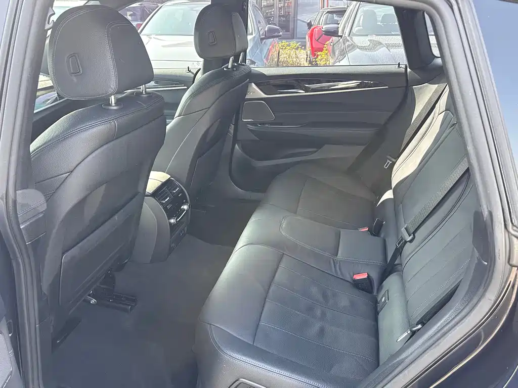 BMW BMW 6 Series GT 2022 630i M Sport Package 2024 - thumbnail 4