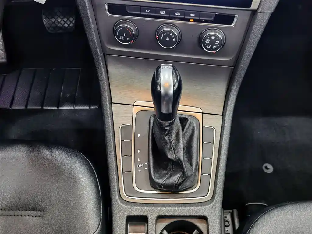 Volkswagen Volkswagen Golf 2016 230TSI Automatic Comfort Model 2016 - thumbnail 13