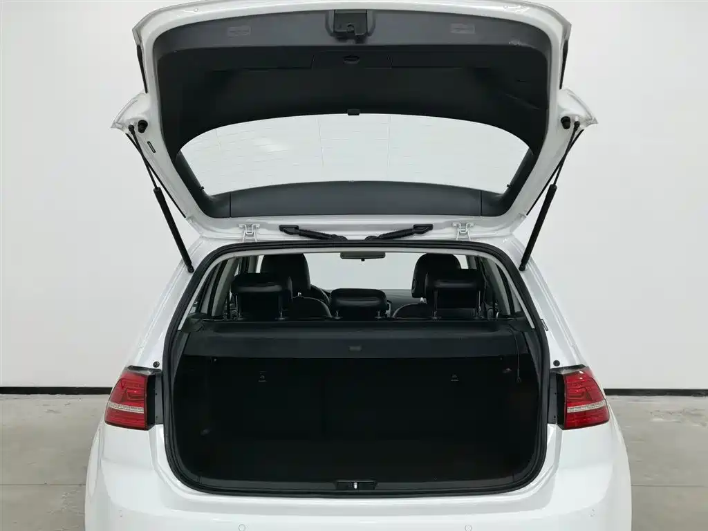 Volkswagen Volkswagen Golf 2016 230TSI Automatic Comfort Model 2016 - thumbnail 16