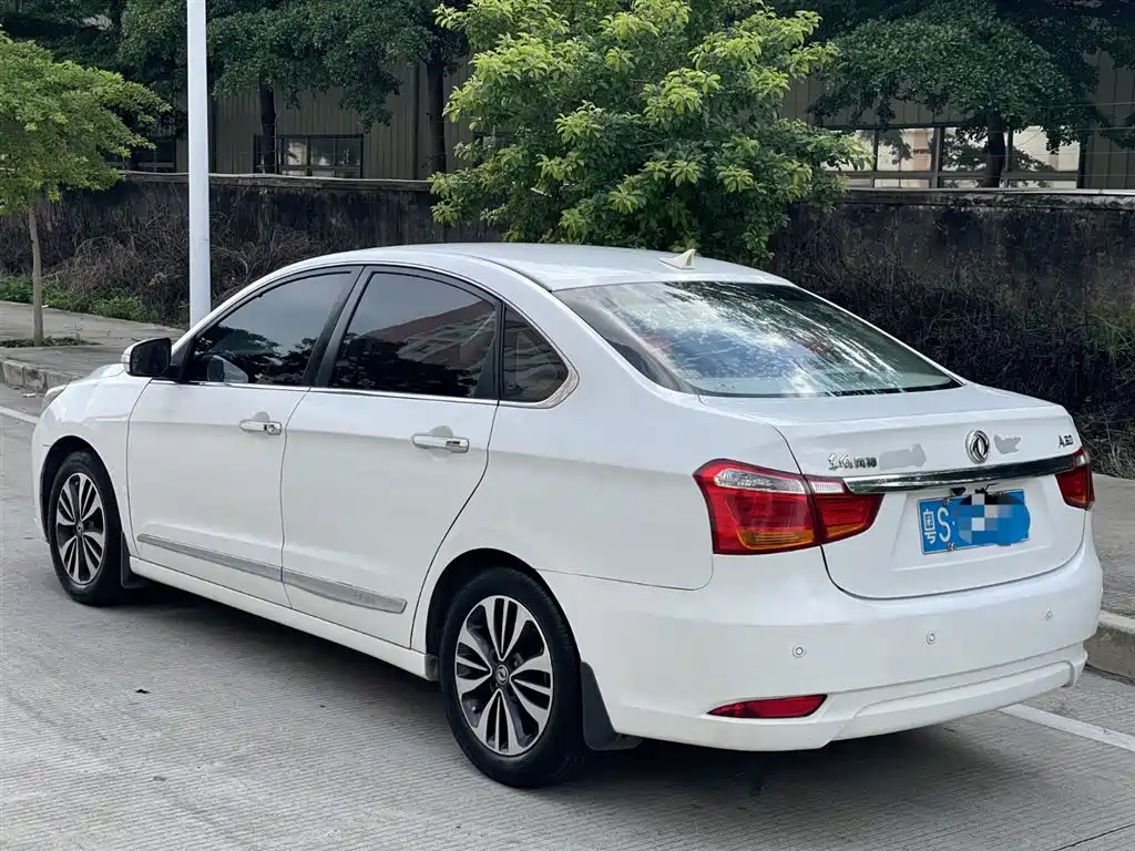 Dongfeng Fengshen DFM Fengshen A60 2016 1.5L Automatic Luxury Edition 2016 - thumbnail 4