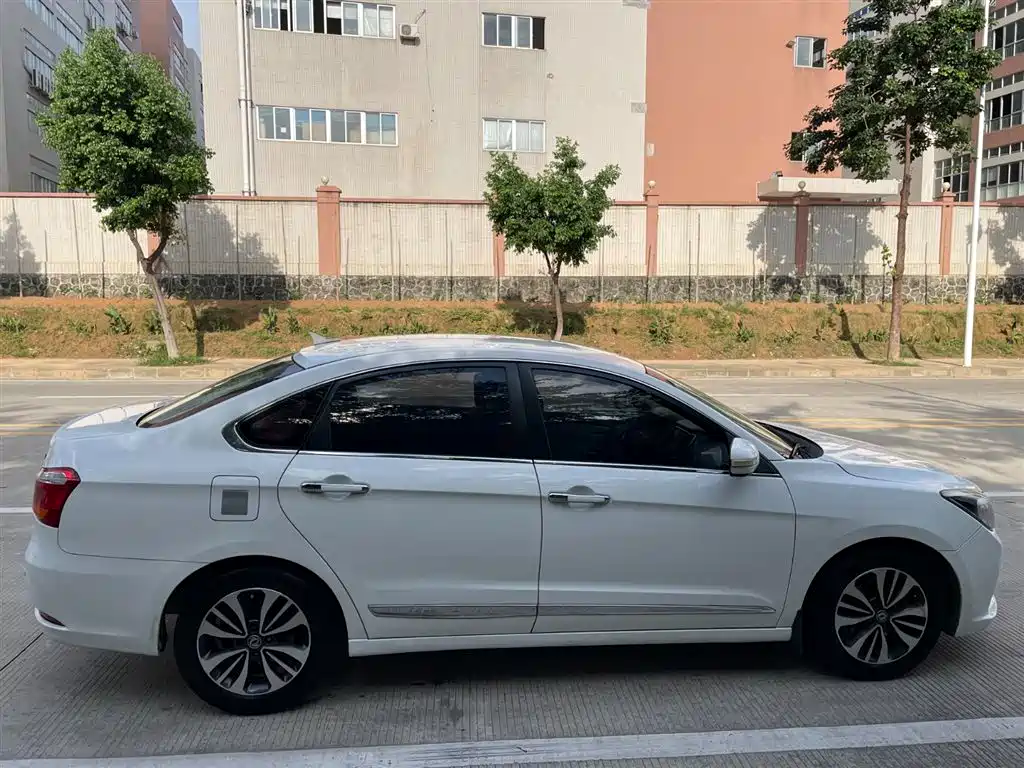 Dongfeng Fengshen DFM Fengshen A60 2016 1.5L Automatic Luxury Edition 2016 - thumbnail 6