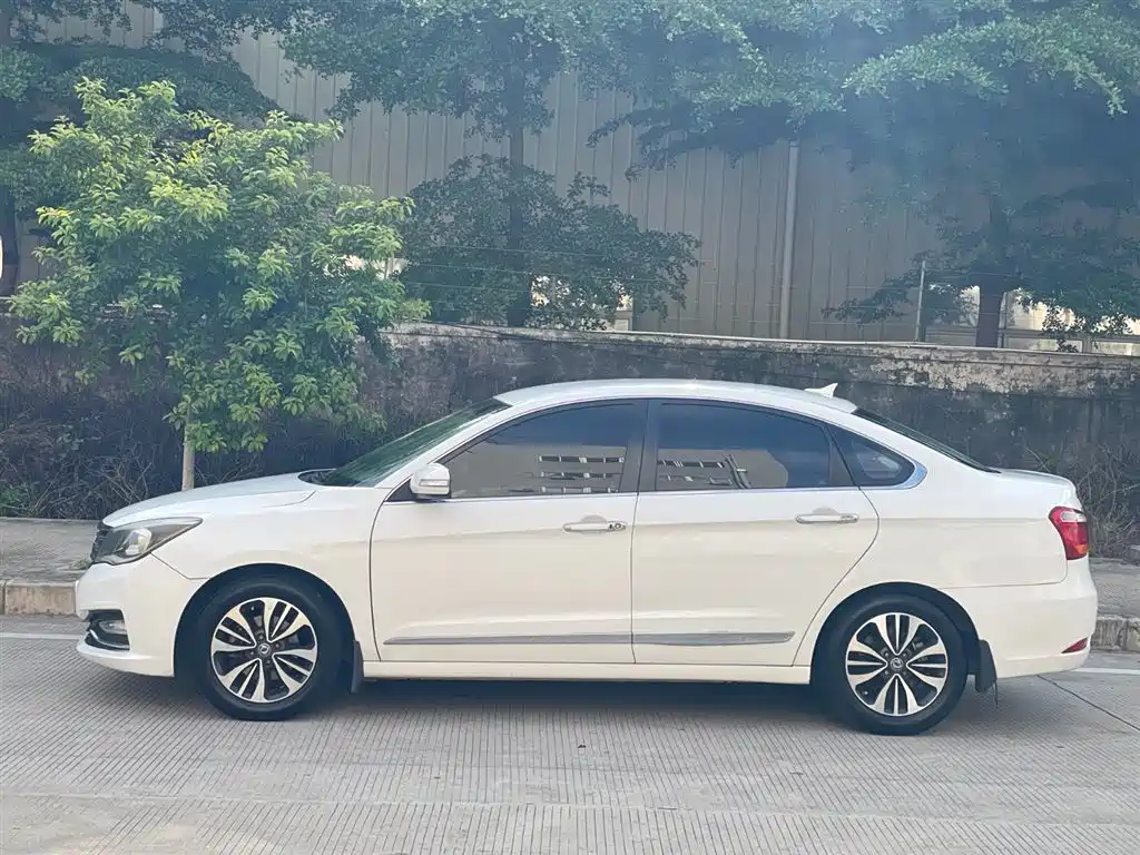 Dongfeng Fengshen DFM Fengshen A60 2016 1.5L Automatic Luxury Edition 2016 - thumbnail 8