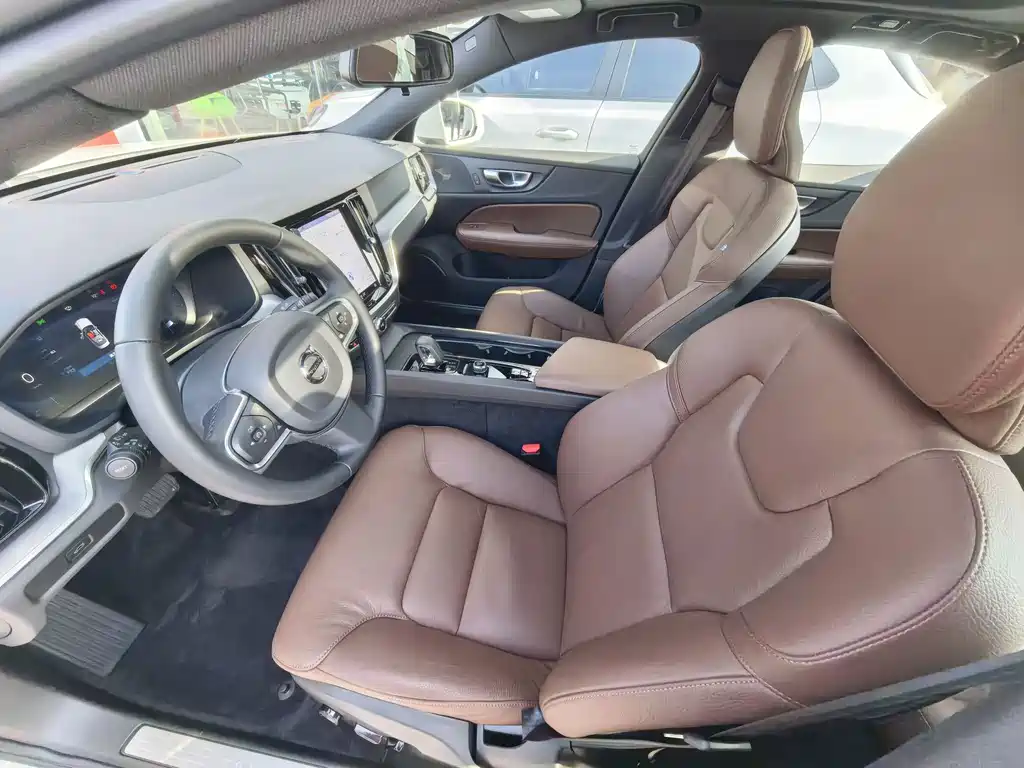 Volvo Volvo S60 2025 B4 R-Design Luxury 2025 - thumbnail 10