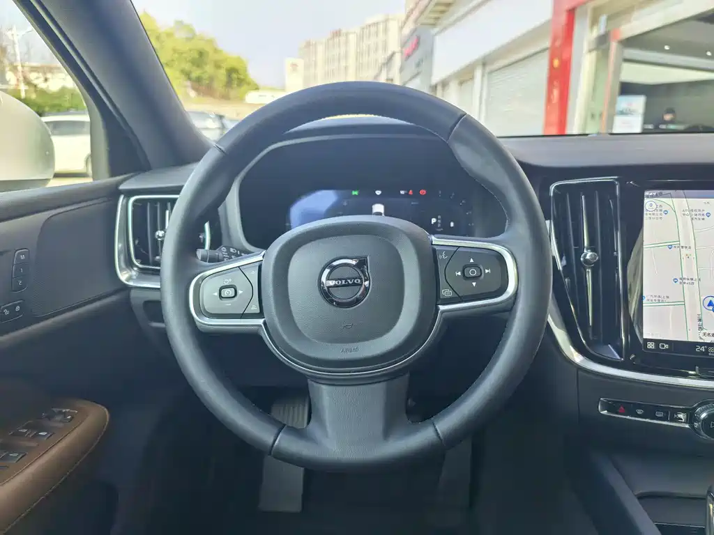 Volvo Volvo S60 2025 B4 R-Design Luxury 2025 - thumbnail 13