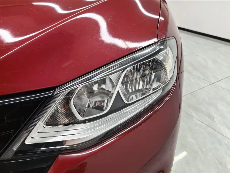 Nissan Nissan Tiida 2016 1.6L CVT Intelligent Edition 2018 - thumbnail 5