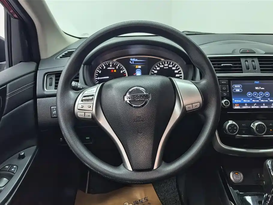 Nissan Nissan Tiida 2016 1.6L CVT Intelligent Edition 2018 - thumbnail 15