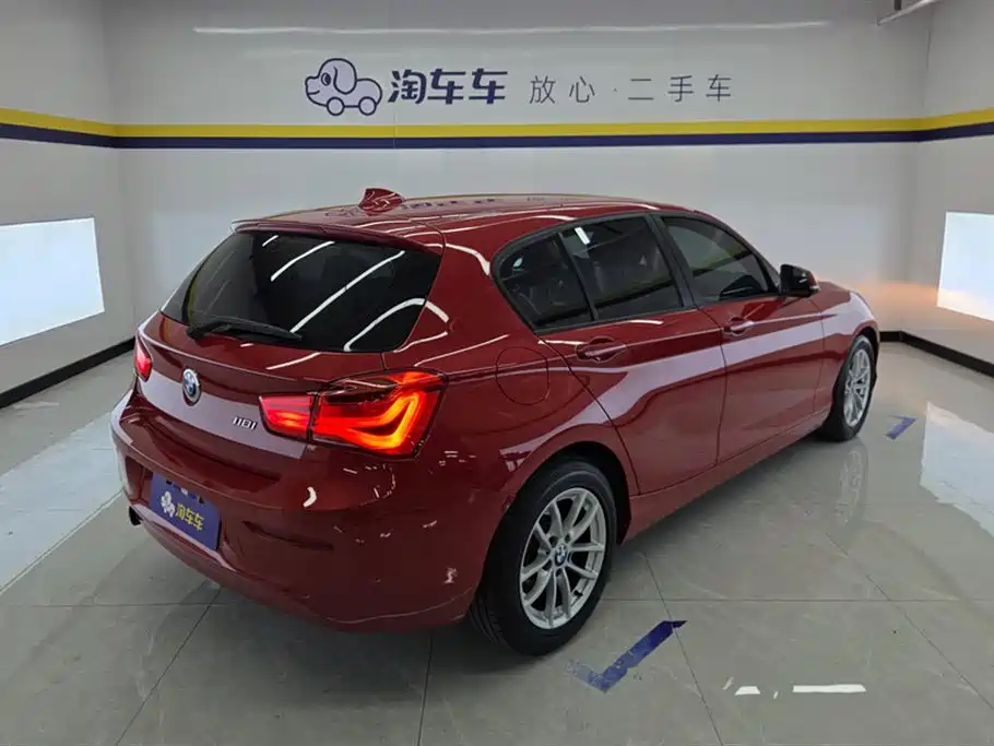 BMW BMW 1 Series Import 2016 Model 118i Leading Edition 2017 - thumbnail 3