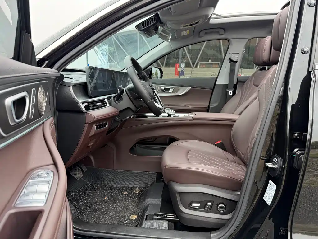 Chery Chery瑞虎8 PRO 2025 290T Two-Wheel Drive Premium Edition  Wait, I need to provide only the internationally accepted model name without mixing languages:  Chery Tiggo 8 PRO 2025 290T Two-Wheel Drive Premium Edition 2025 - thumbnail 11