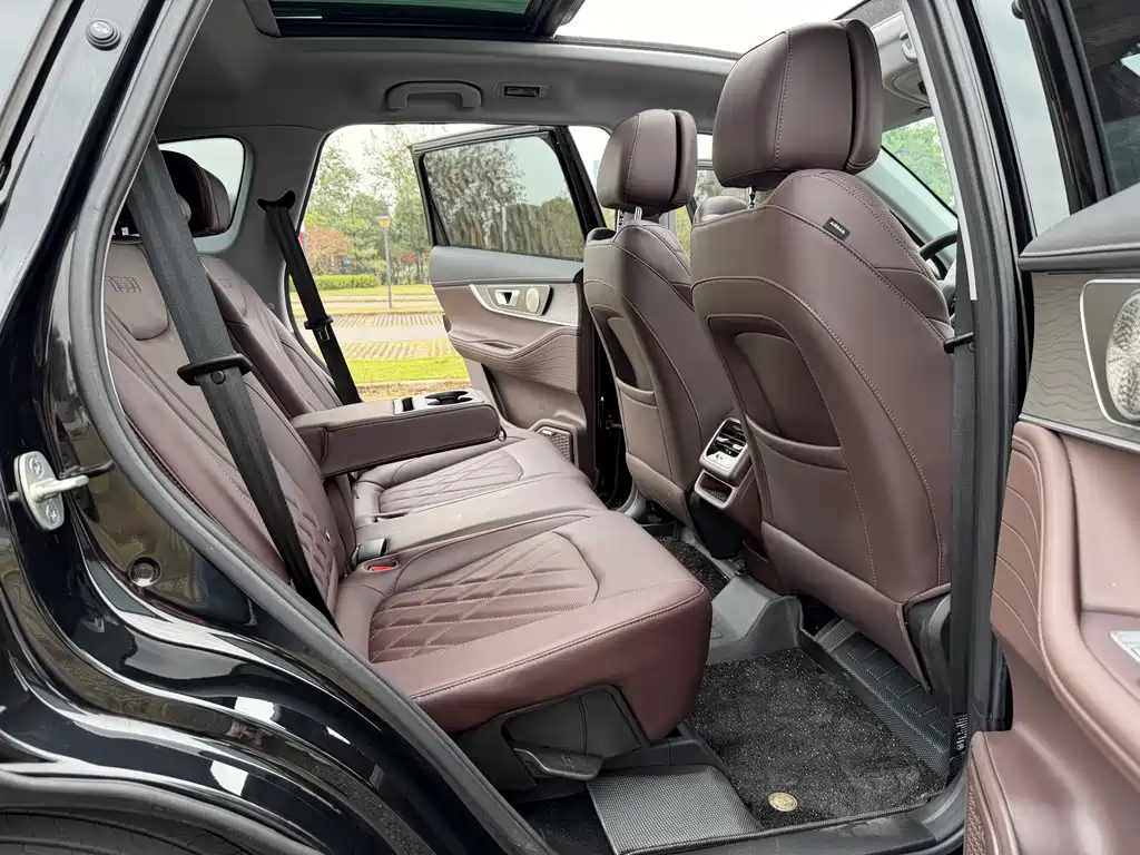 Chery Chery瑞虎8 PRO 2025 290T Two-Wheel Drive Premium Edition  Wait, I need to provide only the internationally accepted model name without mixing languages:  Chery Tiggo 8 PRO 2025 290T Two-Wheel Drive Premium Edition 2025 - thumbnail 14