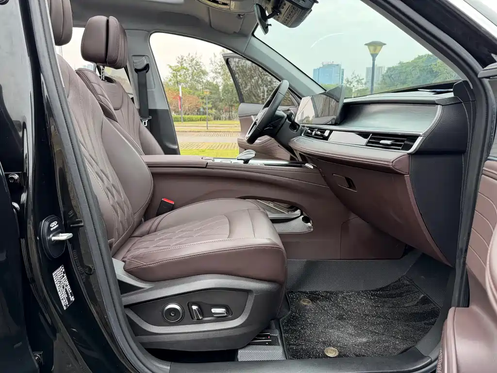 Chery Chery瑞虎8 PRO 2025 290T Two-Wheel Drive Premium Edition  Wait, I need to provide only the internationally accepted model name without mixing languages:  Chery Tiggo 8 PRO 2025 290T Two-Wheel Drive Premium Edition 2025 - thumbnail 15