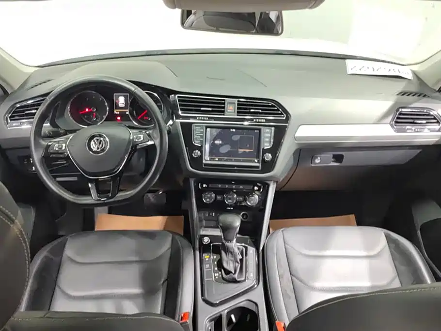 Volkswagen Volkswagen Tiguan L 2017 330TSI Automatic 2WD Comfort Edition 2018 - thumbnail 11