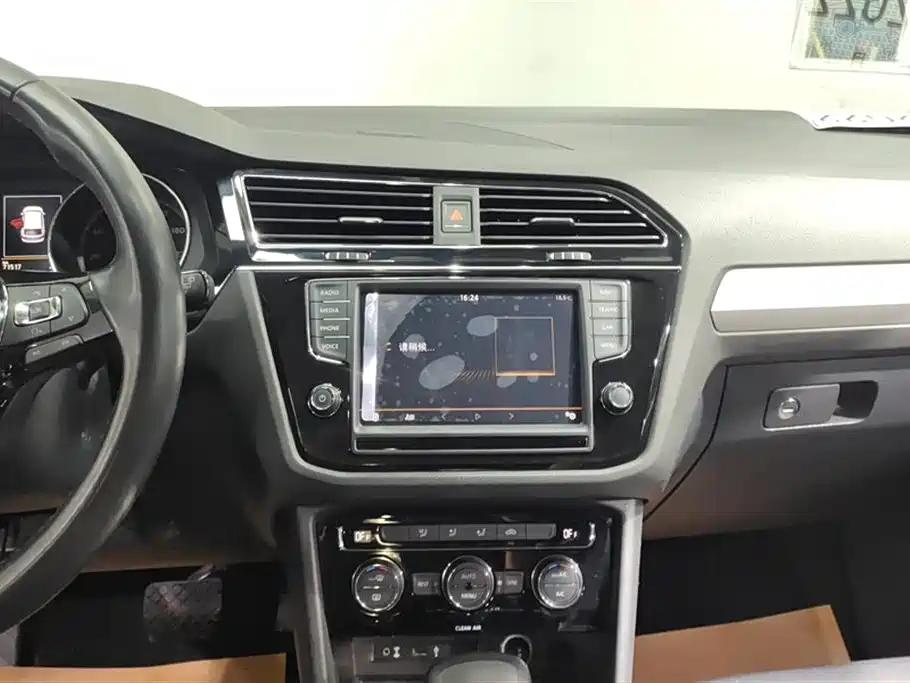 Volkswagen Volkswagen Tiguan L 2017 330TSI Automatic 2WD Comfort Edition 2018 - thumbnail 12