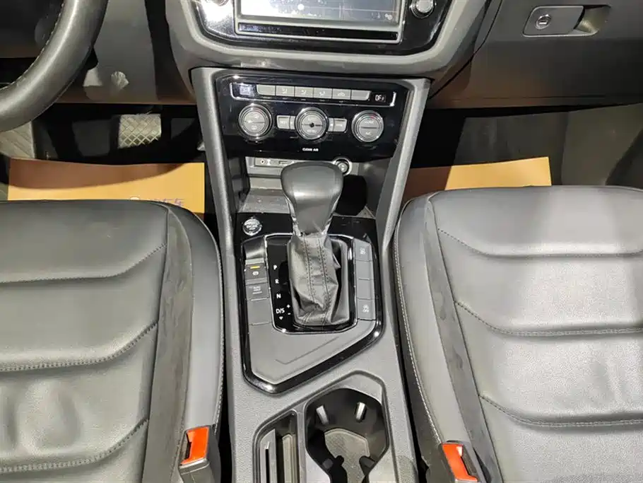 Volkswagen Volkswagen Tiguan L 2017 330TSI Automatic 2WD Comfort Edition 2018 - thumbnail 15
