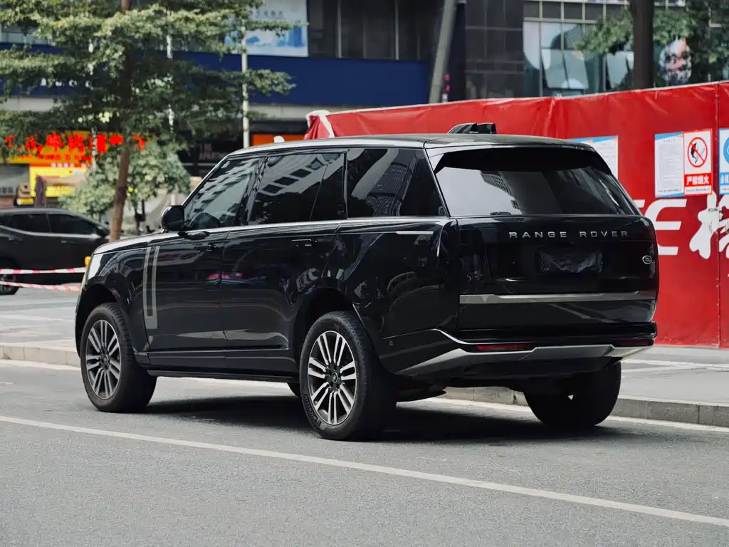 Land Rover Range Rover 2023 3.0 L6 400PS Vogue Long Wheelbase 2023 - thumbnail 10