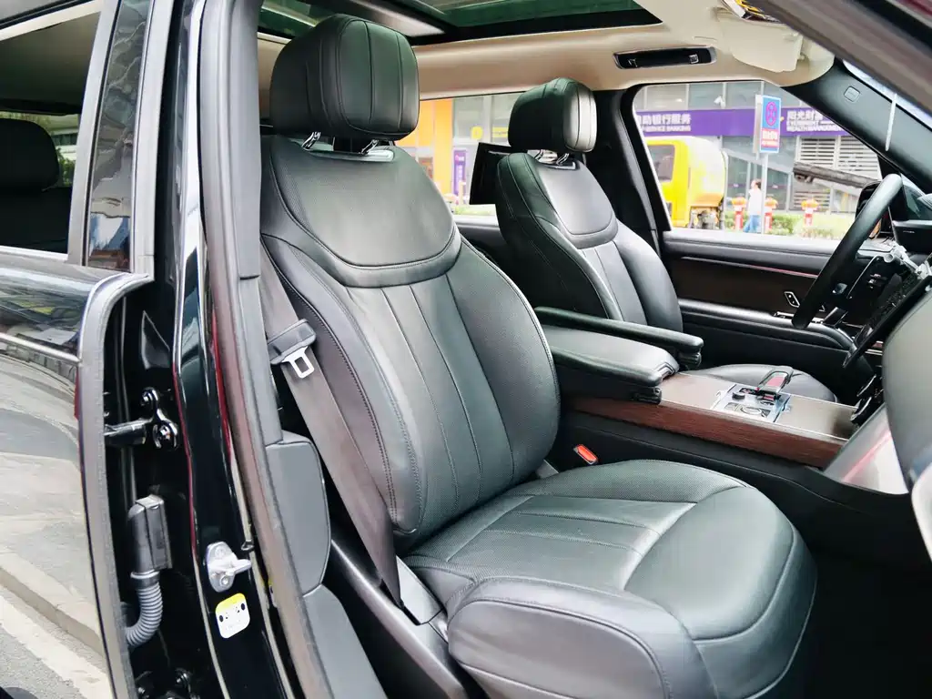 Land Rover Range Rover 2023 3.0 L6 400PS Vogue Long Wheelbase 2023 - thumbnail 15