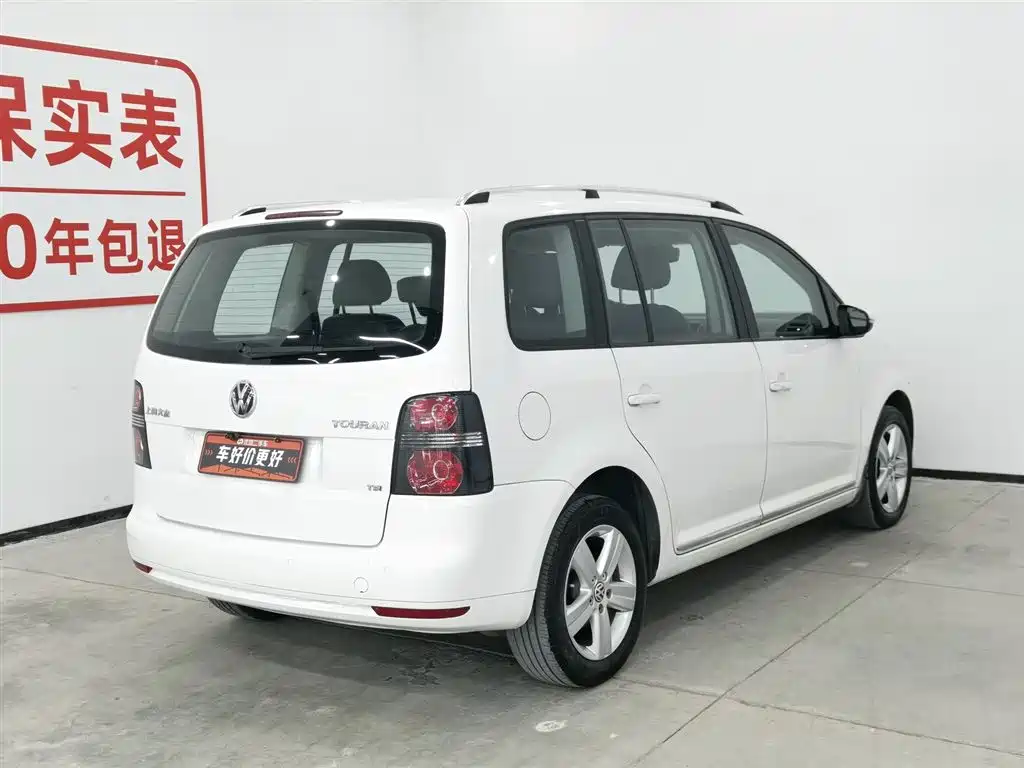 Volkswagen Volkswagen Touran 2015 1.4T Manual Comfort 5-seater 2014 - thumbnail 2