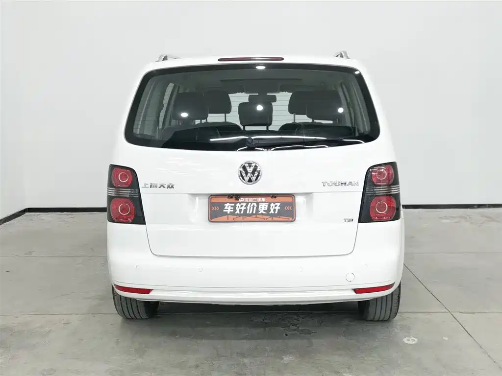 Volkswagen Volkswagen Touran 2015 1.4T Manual Comfort 5-seater 2014 - thumbnail 4