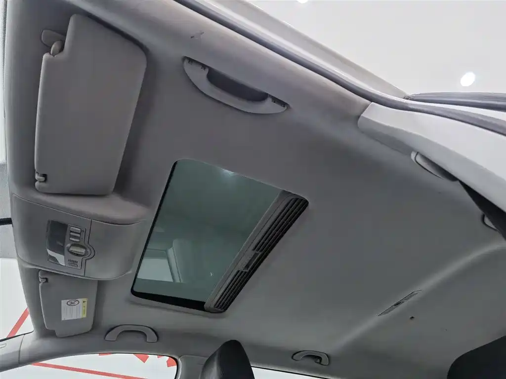 Volkswagen Volkswagen Touran 2015 1.4T Manual Comfort 5-seater 2014 - thumbnail 14