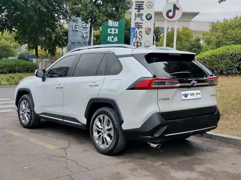 Toyota Venza 2021 2.0L CVT 2WD Luxury Edition 2023 - thumbnail 4