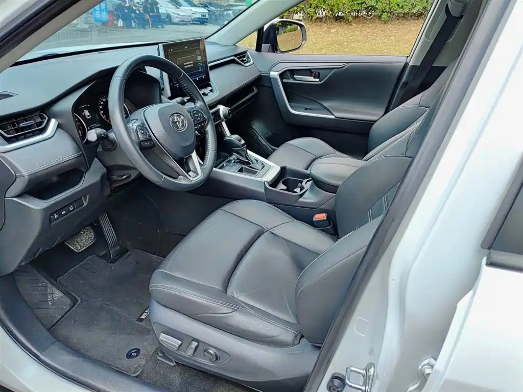 Toyota Venza 2021 2.0L CVT 2WD Luxury Edition 2023 - thumbnail 7
