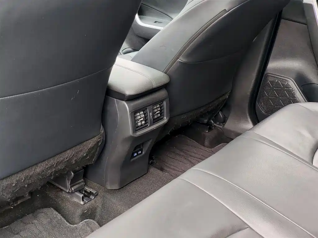 Toyota Venza 2021 2.0L CVT 2WD Luxury Edition 2023 - thumbnail 9