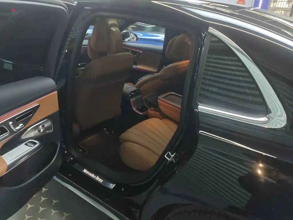 Mercedes-Benz Mercedes-Benz E-Class 2025 Model Year Facelift E 300 L Luxury Edition 2025 - thumbnail 4