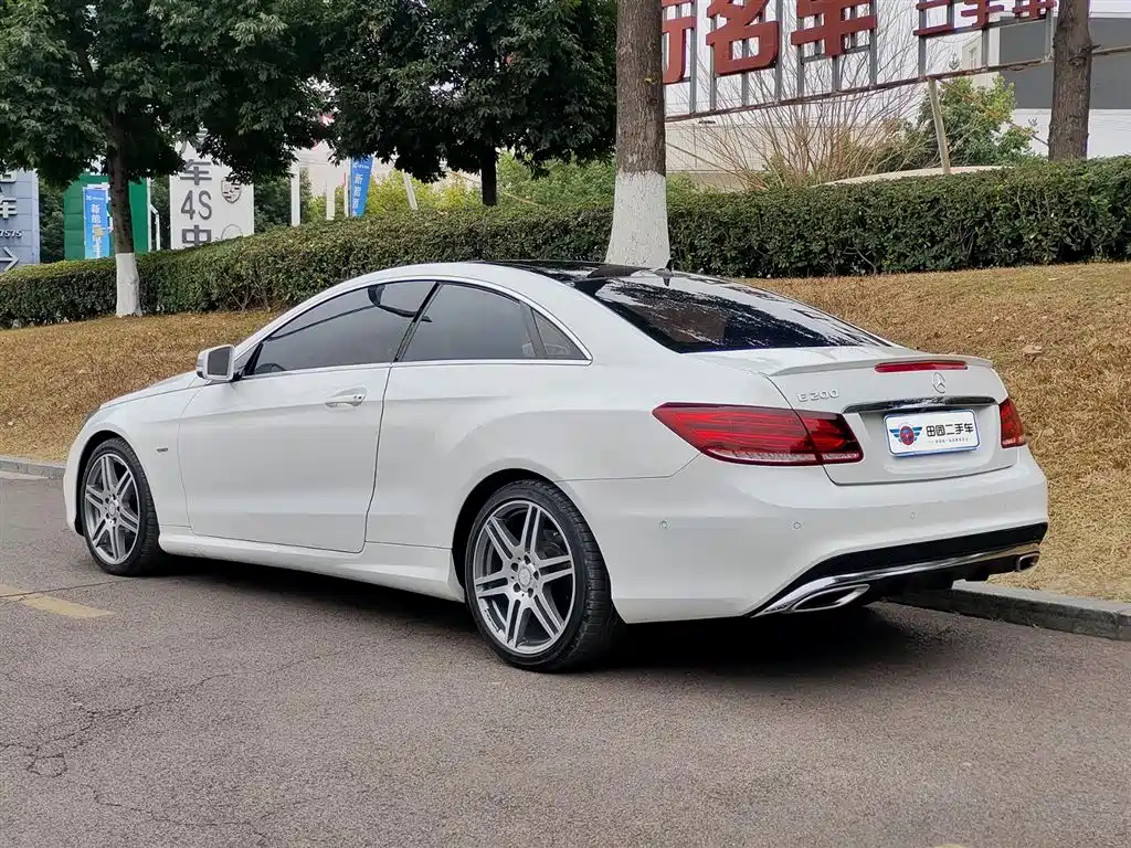 Mercedes-Benz Mercedes-Benz E-Class (Imported) 2016 E 200 Coupe Dynamic Edition 2017 - thumbnail 4