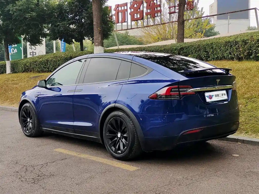Tesla Model X 2016 Model X 90D 2016 - thumbnail 4